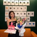Choi Soo-young Instagram - ‘Cheer me up, 널 믿어’수없이 되새기던 말 서툰발걸음이 자유로워지는 Timing Now ‘아일릿’ we gotta aim high🏃🏻‍♀️ 파이널 라운드의 ‘aim high’ 가사를 쓰면서 떠올렸던 모든 연습생들의 표정이 오랜시간 마음에 남을 것 같아요. 무대 중간 중간 뒤돌아 잠시 숨고르기를 하던 그때 , 진심으로 설레어 하던 그 표정을 바로 옆 MC석에서 지켜보며 저 또한 무대에 대한 소중함과 설렘을 떠올리던 시간이었습니다. 걸그룹 ‘아일릿’ 의 새로운 시작과 데뷔의 꿈은 이루지 못했으나 한명한명 보석같은 연습생들의 더 큰 성장과 꿈을 응원하겠습니다💗 #RuNext #알유넥스트 #모두수고하셨습니다