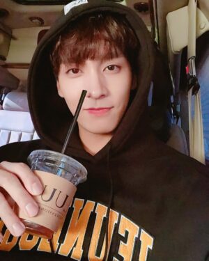 Choi Tae-joon Instagram - 🥤