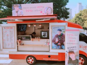 Choi Tae-joon Instagram - 무더운 날 큰 웃음을 준 선빈찡 감사합니다 같이 사진찍어주신 훈남 민이형 ❤️ 감사합니다 훈남정음 화이팅 스케치 화이팅