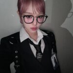 Choi Ye-na Instagram - 예나 사원 뮤뱅 출근 완료🖤🤍