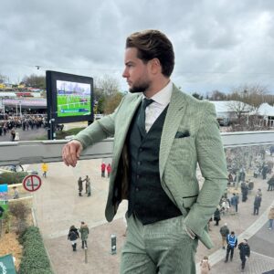 Chris Hughes Instagram - The perfect suit for St. Patrick’s Day ☘️

@houseofcavani have had me covered for the whole festival! I’ll be wearing more styles for this years Grand National. If you’re needing a suit use my code ‘HUGHES20’ for a discount 🫶🏽🐎 ad