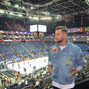 Chris Hughes Instagram - 🇺🇸 🏀 🍔 🍟 🍦
