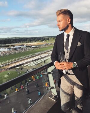 Chris Hughes Instagram - Few better places on Earth @ascotracecourse @coralofficial