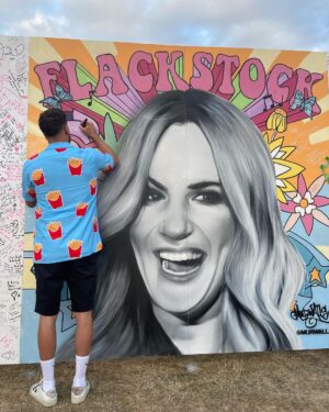 Chris Hughes Instagram - Remembering the legend @carolineflack 💙🥹 and what an amazing event @flackstock, raising so much money for amazing charities! Fitting final song! Thanks @mcdonaldsuk for the special invite x