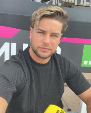Chris Hughes Instagram - The Hundred has been an absolute adventure. Loved every minute of being part of the @bbcsport sport team who covered it, made some friends for life. 

Seeing so many kids coming to the cricket with their families takes me back to when I was a boy, it was special watching live sport and being entertained and seeing your heroes on stages you once dreamt of being on. @thehundred captured that audience and will continue to help develop the participation in the sport we love. 

Thanks so much to everyone who gave their time to film such unreal features with me, @sambillings, @david_willey72, @joeclarke33, @ricky.26, @finnysteve, @ravibopara, @tombanton, @tc59.
