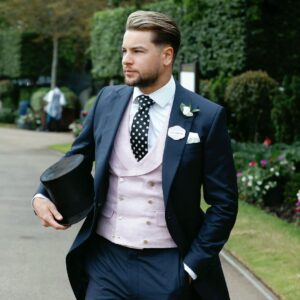 Chris Hughes Instagram - What a week. Have a great weekend everyone, be happy 🖤