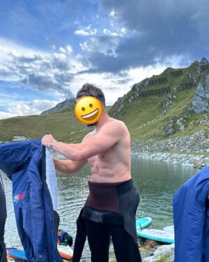 Chris Hughes Instagram - #StandUpToCancer 🫶🏼 a solid dump; I’ve had a blast in life recently, all for the greatest of causes. Cried maybe 10x, all worth it though, but we filmed a smash, and I hope you all love it. Coming soon 🎥 ps: my shorts were see-through so had to lay down x

Best production to work with, thank you every single one of you for everything!