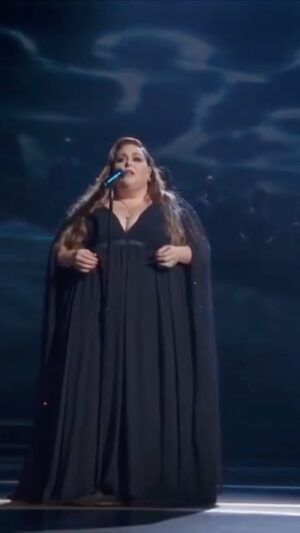 Chrissy Metz Instagram - Reminiscing… 4 years ago today at the Oscars 💙 #imstandingwithyou
