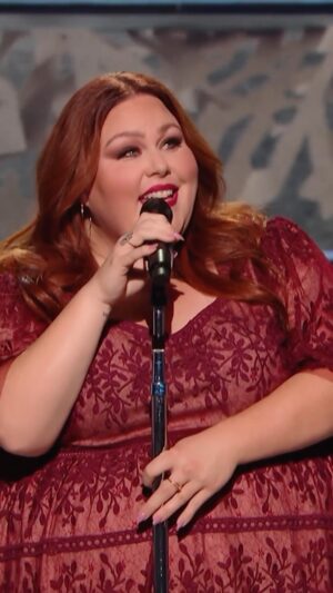 Chrissy Metz Instagram - It’s Christmas time in the city... ❄️🔔 What a wonderful time performing #SilverBells at #ChristmasAtTheOpry! You can relive the magic December 20 on NBC or watch it now on @peacock!