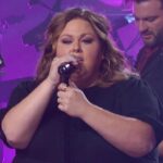 Chrissy Metz Instagram - A collaboration made in heaven! 🙏🏔️ #CMTcrossroads @chrissymetz @forkingandcountry
