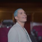 Christian Chávez Instagram - Realmente creo que es muy importante el podernos conectar y en tus teléfonos llevamos un pedacito de nuestro país todo el tiempo. 💙 Gracias @frescolns @att por esta reconexión con mis hermanos tan especial. Vean el video completo en att.com/RBDsoyrebeldetour Mexico City, Mexico