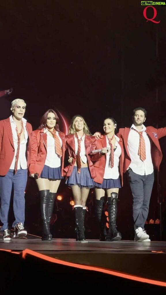 Christian Chávez Instagram - Un ticket sin regreso: este 21 de diciembre #RBD le dice adiós a los escenarios después de un épico reencuentro 🔥. Durante estos meses, acompañamos a la banda en exclusiva y documentamos los mejores momentos que nos dejó el 'Soy Rebelde Tour', tanto en el escenario como tras bambalinas. Por última vez: Yo digo R, tú dices BD 🙌🏻 . . . . . . #rbd #rbdbrasil #rbdforever #soyrebeldetour #anahi #dulcemaria #maiteperroni