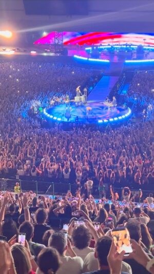 Christian Vieri Instagram - Coldplay