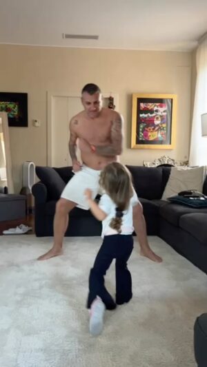 Christian Vieri Instagram - Bobo and Isabel 🌸🌸🌸🌸🌸🌸I like to move it move it ❤️❤️❤️❤️