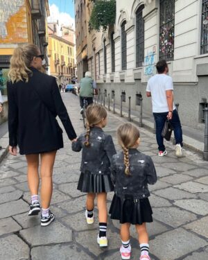 Christian Vieri Instagram - My girls  coco pops  Stella isabel ❤️❤️❤️❤️❤️ @costy_caracciolo ❤️❤️❤️