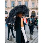 Christine Chiu Instagram - Elegance is the balance between proportion, emotion & surprise. Valentino Garavani 🖤🖤 @voguemagazine @voguerunway @voguefrance @vogueitalia @voguejapan @vogueaustralia @voguearabia @vogueindia @vogueturkiye @voguethailand . . . #paris #pfw #couture #hautecouture #maisonvalentino #valentino #coutureweek #streetstyle Place Vendôme