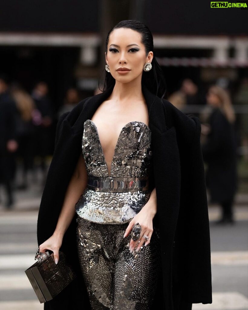Christine Chiu Instagram - She’s day to evening, flirty and sexy, powerful yet vulnerable and full of surprises. She’s Gstaad to St. Barths, boardroom to dance floor, and will keep you wanting more. #albertaferretti bellissima collezione @albertaferretti 👏🏼❤ 📸 @andrea__natali @brianaandalore Milan Fashion Week