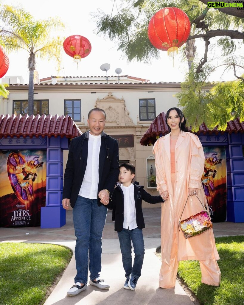 Christine Chiu Instagram - Had the best time celebrating our heritage at the World Premiere of #theTigersApprentice with the amazing cast and filmmakers 🐅🏮 Congrats on such a beautifully made and exciting animated film! #BrandonSooHoo #HenryGolding #MichelleYeoh #LucyLiu, #SandraOh, #BowenYang, #LeahLewis, #KhengHuaTan, #SherryCola, #Deborah S.Craig, #JoKoy, #GretaLee, #DianaLeeInosanto, #PatrickGallagher, and #PoppyLiu What’s your Chinese zodiac superpower? I was born in the Year of the Dog 🐶 @paramountplus 📸 @victoriasirakovaphotographer Paramount Pictures Studios, Hollywood