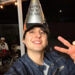 Christopher Vélez Instagram - Feliz Año Nuevo para todos 🎉🎊🔥 vamos con todo 2024 💪🏻🔥