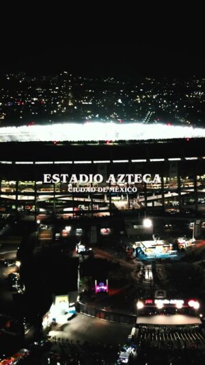 Christopher Von Uckermann Instagram - Estadio Azteca⚡️⚡️
Nos volvemos a encontrar en grande✨✨
Épico!!
#soyrebeldetour 
#christopheruckermann 
#christoohervonuckermann