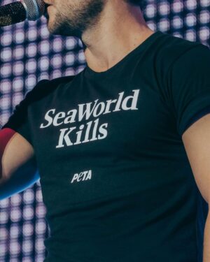 Christopher Von Uckermann Instagram - Free Corky 🐳 🙌🙌

Estamos en contra del entretenimiento que usa a los animales!!
@officialpetalatino @peta 
#freecorky 
#rbd 
#soyrebeldetour