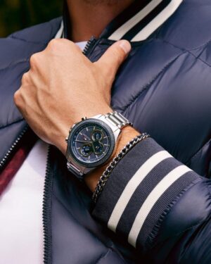 Christopher Von Uckermann Instagram - Quiero disfrutar cada segundo de lo que estoy viviendo; siempre valoro mi tiempo. Por eso estoy feliz de ser parte de la nueva campaña de @tommyhilfiger de relojes y joyería ⚡️#tommyhilfigerwatches #tommyhilfigerjewelry #tommyhilfiger #valueoftime