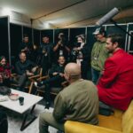 Christopher Von Uckermann Instagram - Quienes ya lo vieron en el escenario, saben que Christopher von Uckermann lo está dando todo en el Soy Rebelde Tour de RBD 🔥 y, ahora que estuvimos backstage con él, descubrimos que la energía que desborda en cada show la trae ya a flor de piel desde antes de que comience la presentación. En exclusiva, @frescolns nos comparte imágenes de lo que vive Christopher junto a su equipo en los minutos previos al inicio de los conciertos. 😎 . . . . #christophervonuckermann #rbd #soyrbeldetour (Fotos: @frescolns)