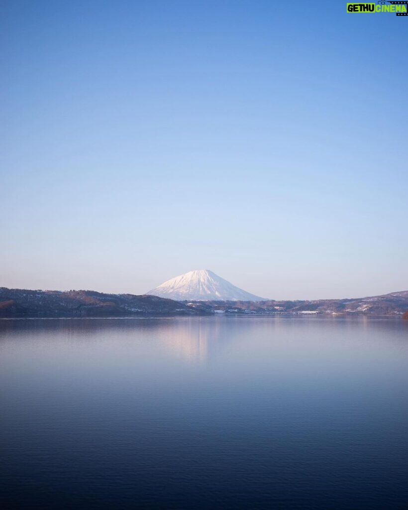 Chutavuth Pattarakampol Instagram - ของจริงงามกว่านี้มาก...เก็บมาผ่านกล้องได้เท่านี้ ❄️🌲🗻🥰📷 Hokkaido Japan