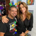Cindy Crawford Instagram - Nothing gets me in the holiday spirit more than the @bestbuddies annual bowling day! Good cheer and hugs abound! ❤️
