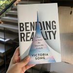 Cindy Crawford Instagram - Loved chatting with @hauteliving about leaving space in life for the unexpected! I’ve been working with life coach @victoriaesong to reevaluate how I’m approaching my time and making sure there’s room to breathe 🤍 and many other things. Swipe for a little piece of the interview and some suggested reading — Victoria’s book, “Bending Reality.” Must read or listen! 📕 🎧