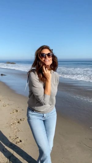 Cindy Crawford Instagram - Summer on my mind 😎 @yaleaeyewear
