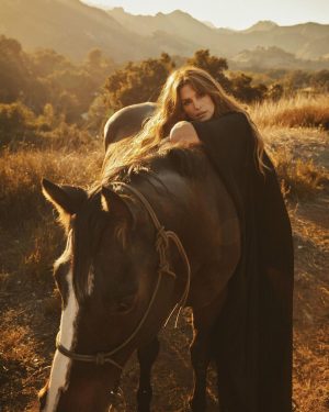 Cindy Crawford Instagram - Inside @flauntmagazine…Fun spending a day in nature playing dress up with this crew! ❤️ Photos by @gregswalesart

Styling: @MuiHai
Story: @FranchescaBaratta 
Hair: @DimitrisHair Makeup: @Harold_James
Skin: @thebeautysandwich  Nails: @StephStoneNails Producer: @AlexeyG @agpnyc
Flaunt Film: @ShootChevyTyler
Set Designer: @TheNinjaAtelier
Location: @StoneFoxRanch
#FlauntMagazine #UnderTheSilverMoon