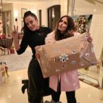 Claudia Álvarez Instagram - Puedo decir que todo el mes de Diciembre es mi época favorita, más que mi cumpleaños q es en Oct... El tener tradiciones en familia es de las cosas más importantes para mi. El ver a la gente que mas amo, agradecer, compartir, crear momentos que se quedan en mi para siempre, recapitular lo sucedido en el año y la ilusión de lo que vendrá hace que disfrute cada día de ésta época. Hoy solo puedo agradecer por tener a mi familia unida, por tener a mis 3 hijos que son la bendición más grande que me pudo dar Dios, por mi esposo que es el hombre que más admiro y amo. Espero que todos hayan tenido una noche hermosa con su familia o amigos y que su círculo de apoyo cada día sea más fuerte! Feliz Navidad a todos!!! 🎄🥰