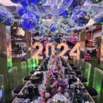Claudia Álvarez Instagram - Familia: Son lo más hermoso que tengo en la vida. No tengo más que agradecer por estar unidos. Amé las risas y risas en nuestra cena, todo fue mágico para darle la bienvenida a éste 2024 que estoy segura será el mejor de nuestras vidas! Gracias vida x la familia en la que me toco nacer y por la familia que he construido con mi @billyrovzar Nos hicieron falta @vickyalvarezo @vane.oleg Feliz año para todos ustedes y sus familias ❤️