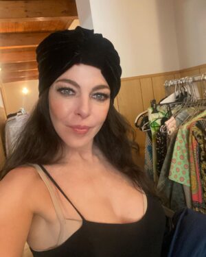Claudia Gerini Instagram - La poetessa… poi vi spiego #cinema #actress #wigs