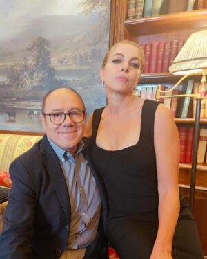 Claudia Gerini Instagram - Auguri Carletto del mio cuore @carloverdone tu sei tante cose per me… amicizia, ispirazione, sogno, successi e amore per l’Italia sei Carlo nazionale ❤️🫶🏻auguri , tanti ma tantissimi auguri di cuore