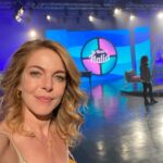 Claudia Gerini Instagram - #cinema #margherita @massimilianobruno2020 #set grazie per questo giro di giostra!!