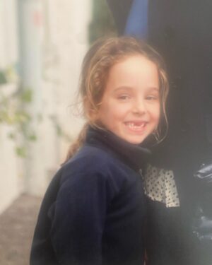 Claudia Gerini Instagram - Sei la mia gioia immensa❤️auguri meravigliosa creatura.14 anni fa nascevi tu…. Trasformando il resto in uno “sfondo”. Della mia esistenza sei l’essenza💖🌈🤩☀️⭐️❤️ti amo #lilly @tiromancinoofficial #nonna