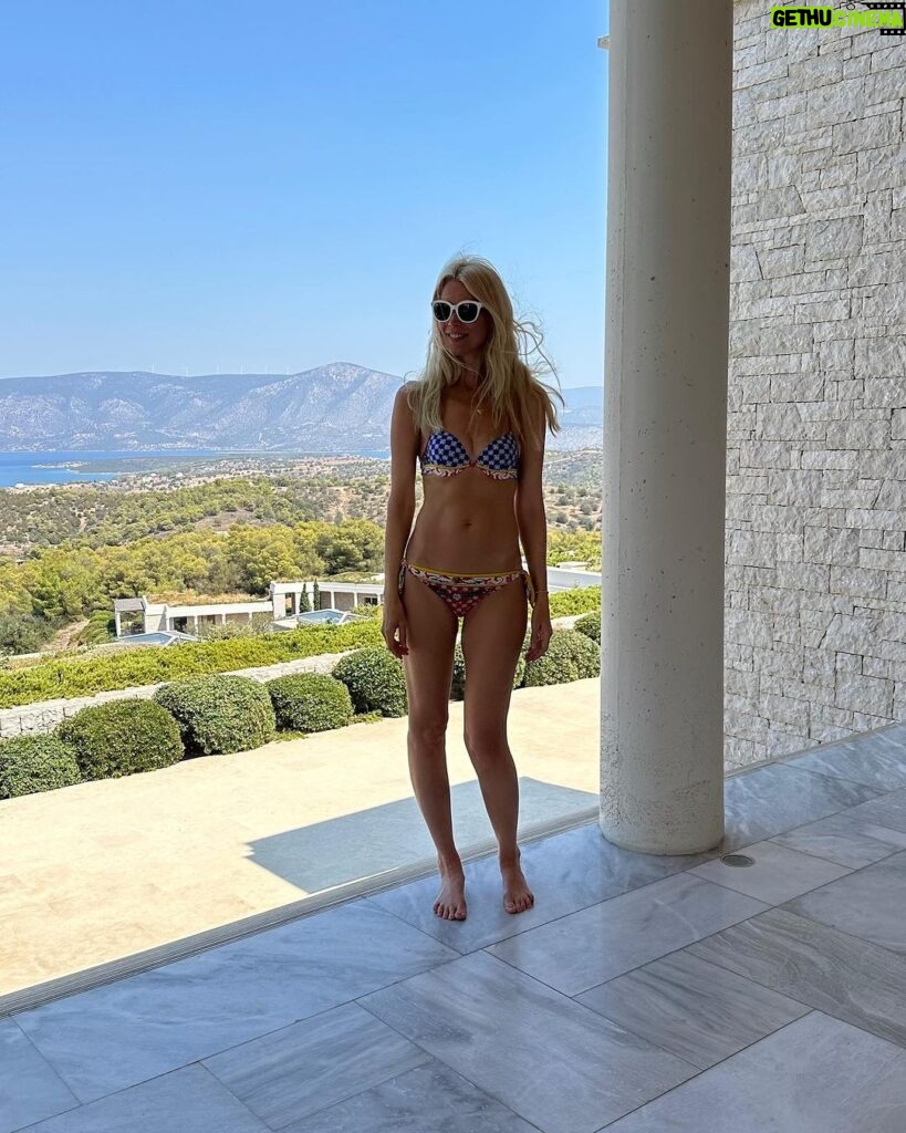Claudia Schiffer Instagram - Celebrating in Greek paradise, featuring a special friend who came to wish me happy birthday 🥰🦋