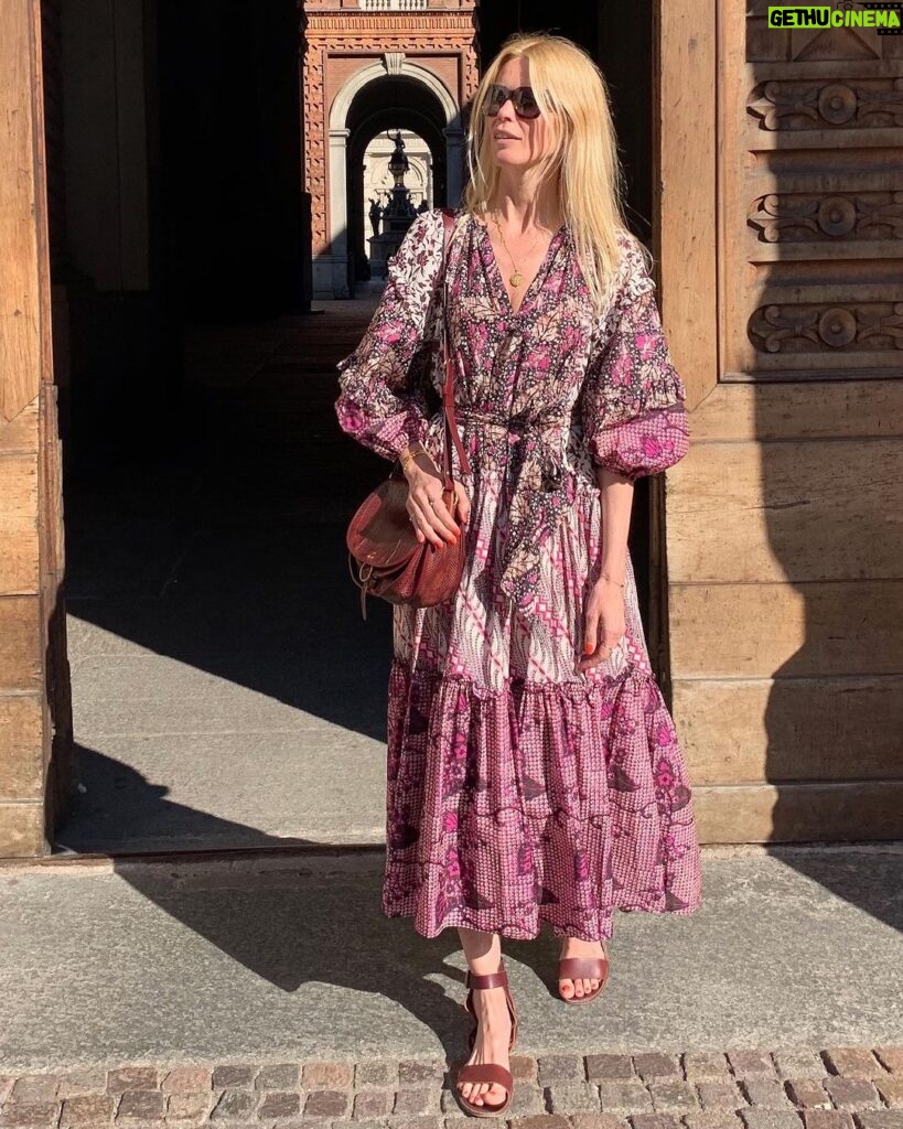 Claudia Schiffer Instagram - Holiday looks 🌴