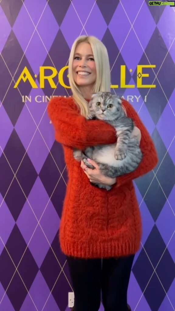 Claudia Schiffer Instagram - #ArgylleMovie press day 2! @chipthecat was such a diva about getting a tour of #TheArgylleExperience ❤