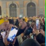 Clementino Instagram - Buon anno a tutti 🎊🩵🎉 #2024 Ieri siamo partiti alla grande con un super live a #Potenza! Grazie Ragazzi !!! Chi spacca a Capodanno spacca tutto l’anno!!!! Stasera Bellizzi!!! Domani Scafati !! #clementinolive2024 Potenza, Italy