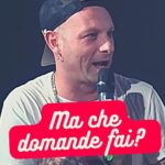 Clementino Instagram - Ha ragione Clementino, NO? Il nuovo episodio di Invito a cena con delivery è on-line Con @paolomaccaro e @clementinoiena che ci tiene a precisare come si devono fare le domande @invito_a_cena_con_delivery è un podcast con ospiti che non devono cucinare di @francesco_arienzo e @_veronica_pinelli Segui @invito_a_cena_con_delivery #invitoacenacondelivery #podcast #talk #domande #teatro #rap #clementino #therivati #napoli GhePensi MI