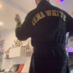 Clementino Instagram - Ha ragione il Grande Lucio!! E Che l’Anno che Verrà sia per tutti un anno di Luce e Amore con se stessi e con gli altri… 🩵 31 dicembre Notte di Capodanno a POTENZA 1 gennaio BELLIZZI 2 gennaio SCAFATI 5 gennaio CAVA DE’ TIRRENI #ClementinoChristmasEdition #clementinolive Ballo di Fine Anno