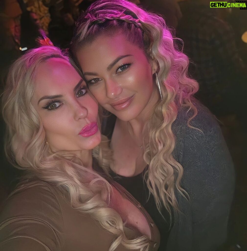 Coco Austin Instagram - Had such a blast at @desertridgeimprov and @copperblues_desertridge .. Saw the awesome @chriskattanofficial and met his fiance @marialibriofficial .. Fun night with the fam!! If your in Arizona check this place out.. You can go see a show at the comedy club then afterwards listen to live music,drink and dance . What a fun cool night! Thank you to long time friend @johnsonvilleaz for making this happen 🙏 ❤️ 💕 BTW the blonde in the second to last pic is my cousin @statt.hagan its her birthday 🎂 Copper Blues Desert Ridge