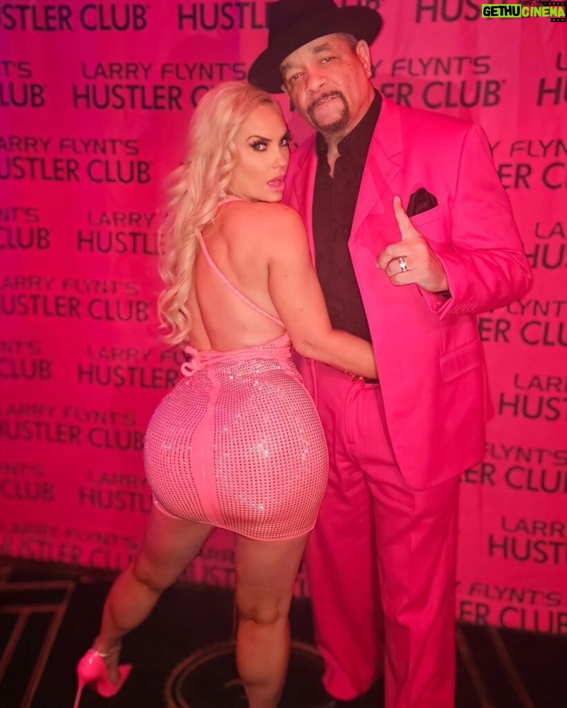 Coco Austin Instagram - Hustler Club New Years 2024🎉🎉🎉 #Anniversary #23yearstogether #newyears2024 #hosting #pimping #gangster #gangsterlove Hustler Club NYC