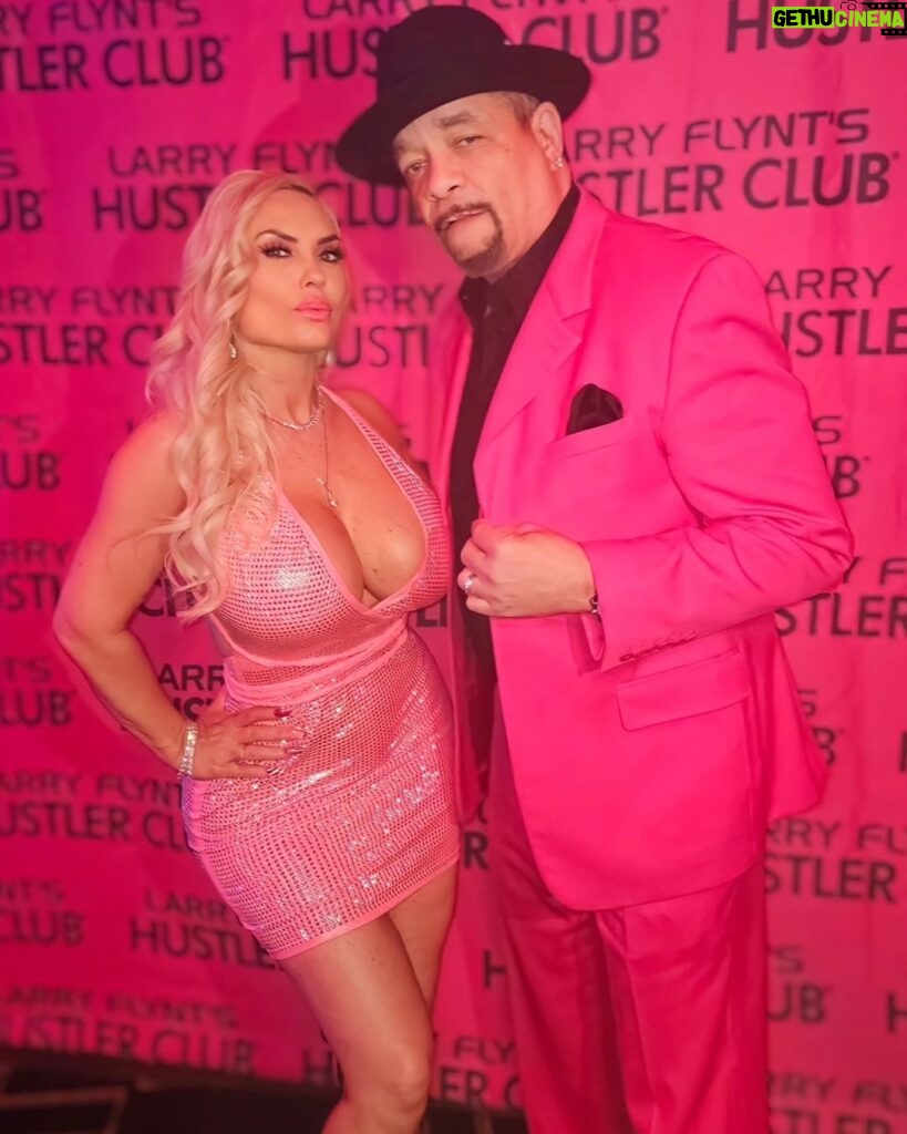 Coco Austin Instagram - Hustler Club New Years 2024🎉🎉🎉 #Anniversary #23yearstogether #newyears2024 #hosting #pimping #gangster #gangsterlove Hustler Club NYC