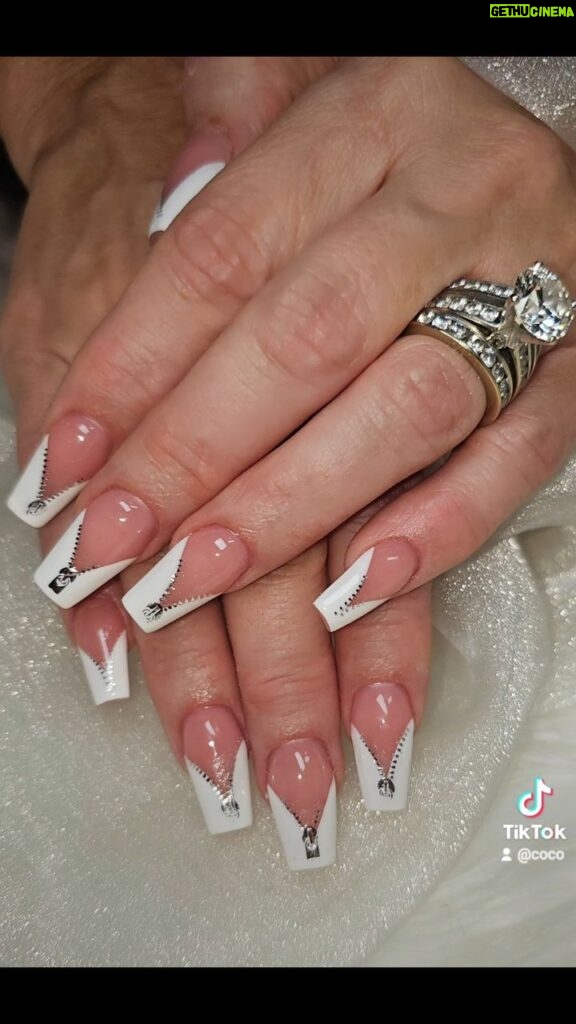 Coco Austin Instagram - I never know what nail design I'm gonna do until I get to the salon that day.. Here's to all my nail design lovers💅 Artist-@anyela_nails_ Salon- @rosenails_lounge Rose Nails Lounge
