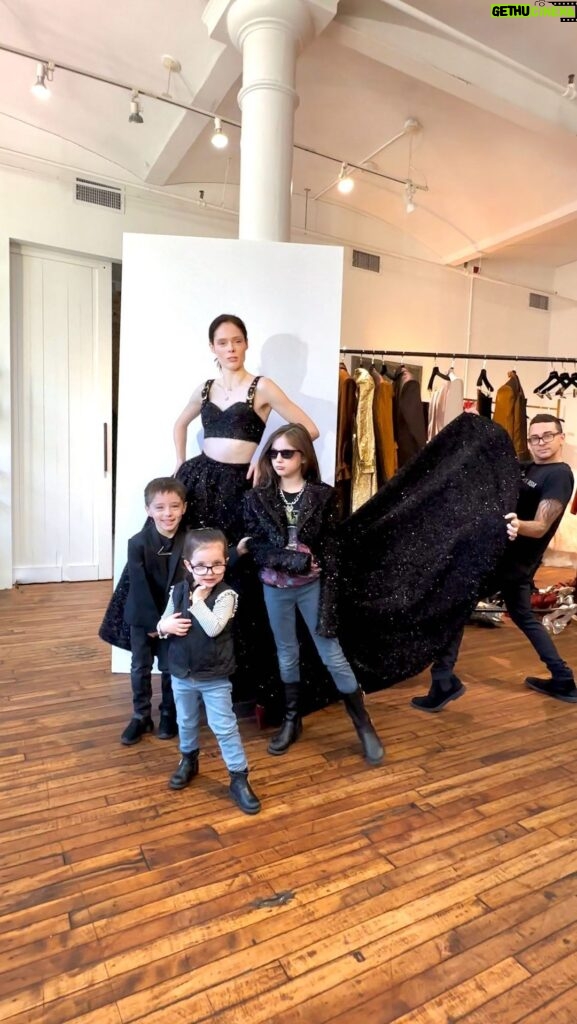Coco Rocha Instagram - Bring your kids to work day at #NYFW: @csiriano fitting episode 🖤 @ioniconran 🖤 @iverconran 🖤 @ileyconran 🖤 SoHo, New York