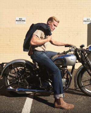 Cody Simpson Instagram - All the classics x @myer

By the incomparable @jamie_.green